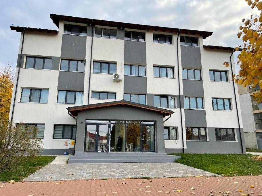 Premium Appartment In Onesti Exterior photo